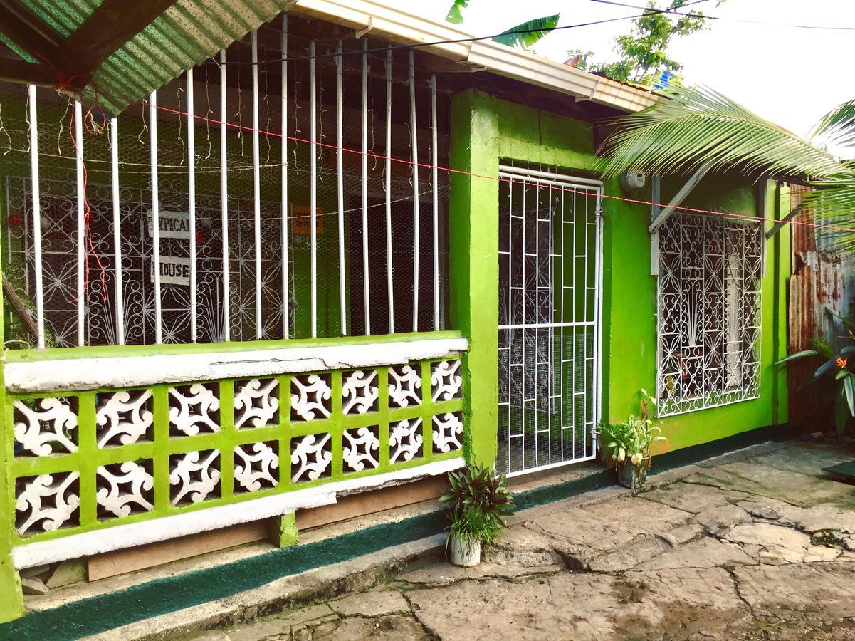 Typical House Bluefields Apartment Exterior photo