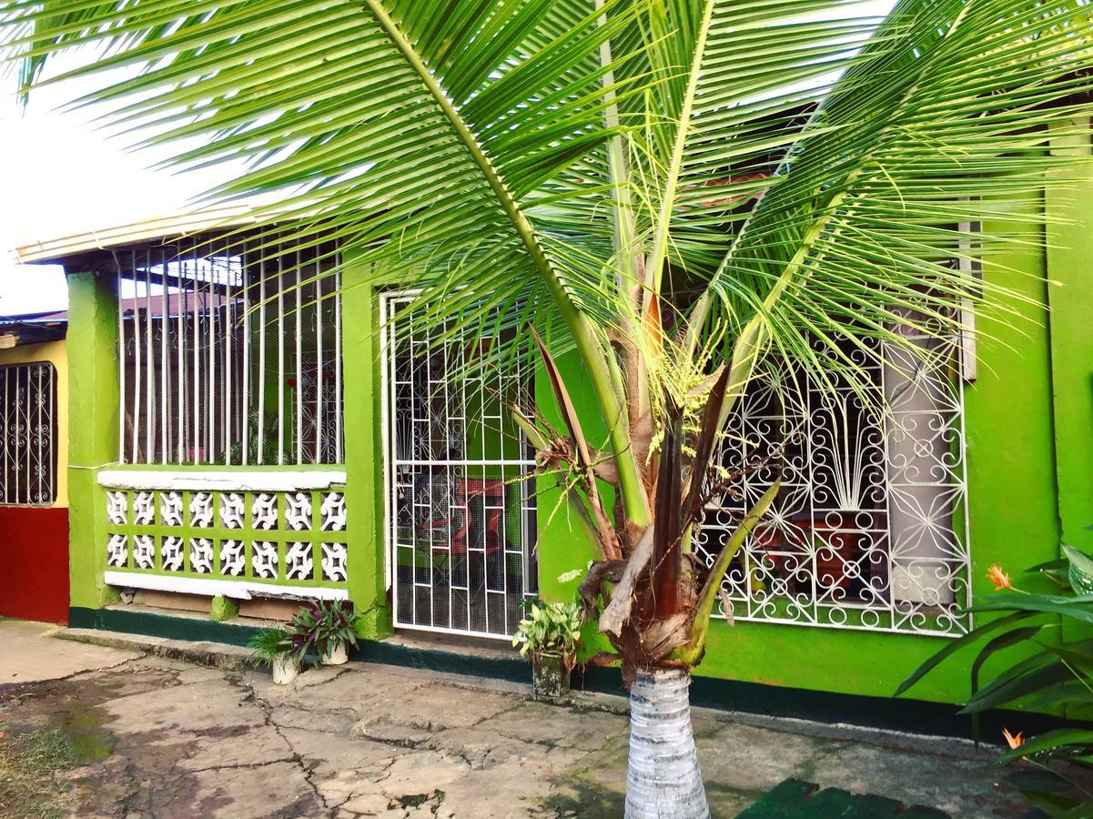 Typical House Bluefields Apartment Exterior photo
