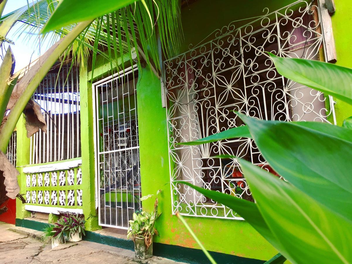 Typical House Bluefields Apartment Exterior photo